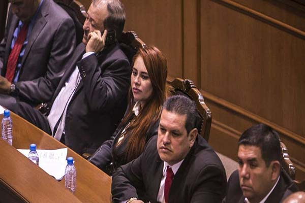 Supuesta novia de “El Chapo” Guzmán sale de la cárcel en EU