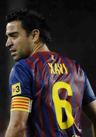 Xavi anunció su retiro del fútbol; será director técnico al concluir temporada