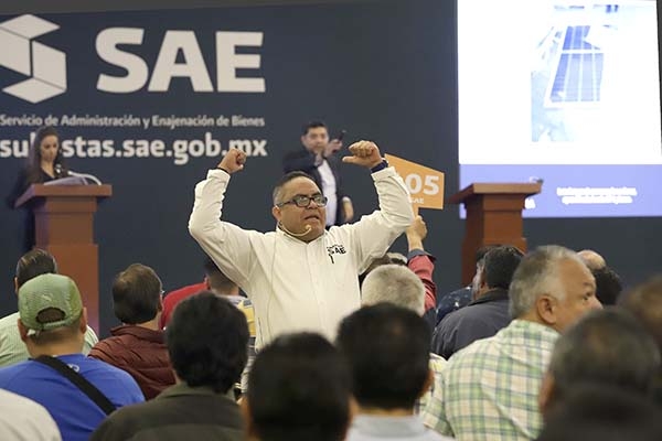 Gobierno federal subastó autos de lujo y casas en Puebla