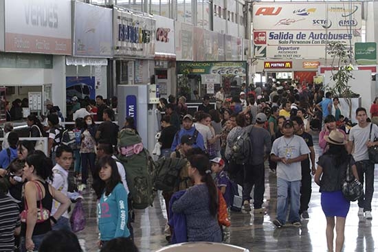 Vacacionistas abarrotan la CAPU a su regreso