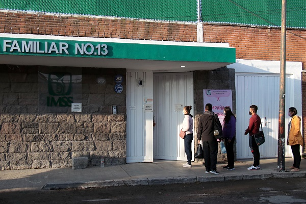 Saquean farmacia de la Clínica 13 del IMSS Puebla