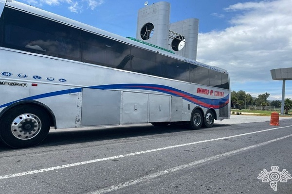 Policías estatales localizan a 22 migrantes de Bangladesh en Palmar de Bravo