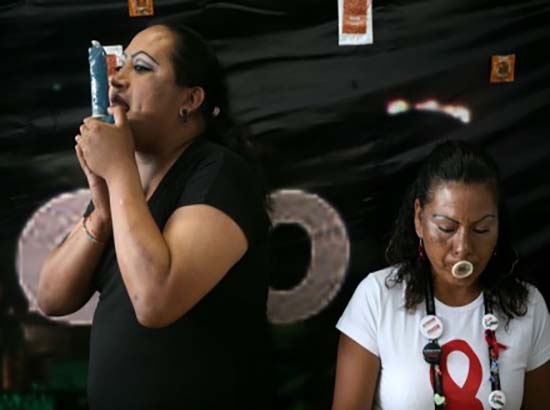Mujeres con poca capacidad de “negociar” el uso de condón, alertan ONG’s
