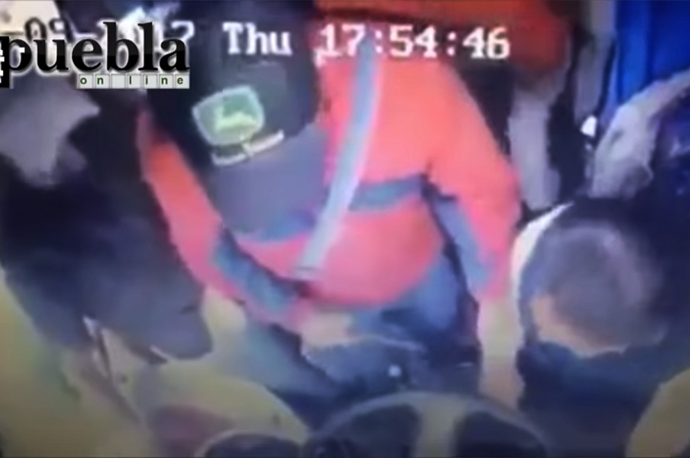 VIDEO: Captan robo en autobús de pasajeros en la autopista Puebla-Orizaba