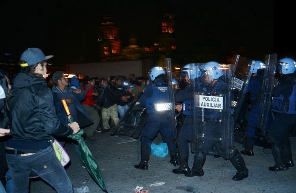 Niegan libertad bajo caución a 11 detenidos en el Zócalo