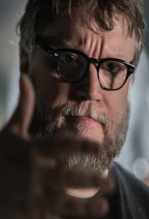 Guillermo del Toro pagó biopsia a seguidora en Twitter