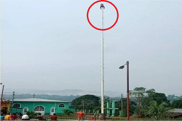 Joven se mata arrojándose del palo de voladores en Ayotoxco; quería evitar “anexo”