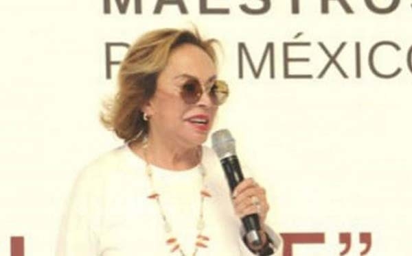 Elba Esther anuncia que sacará del SNTE a los que la pusieron de rodillas