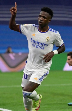 Real Madrid golea 6-0 al Levante y lo manda a la Segunda División