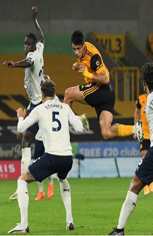Raúl Jiménez anotó en derrota de los Wolves 3-1 ante Manchester City
