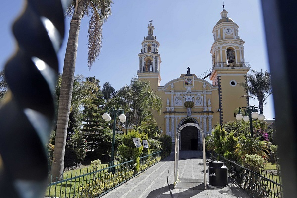Conflicto en Cuautlancingo por construcción de nueva capilla; cierra iglesia temporalmente