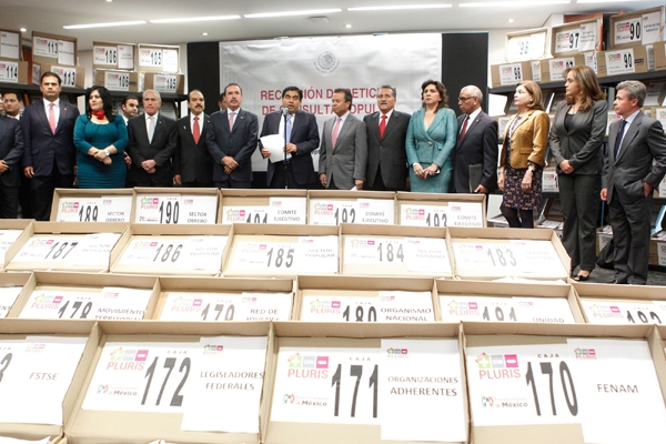 PRI reúne 6 millones de firmas para recortar plurinominales