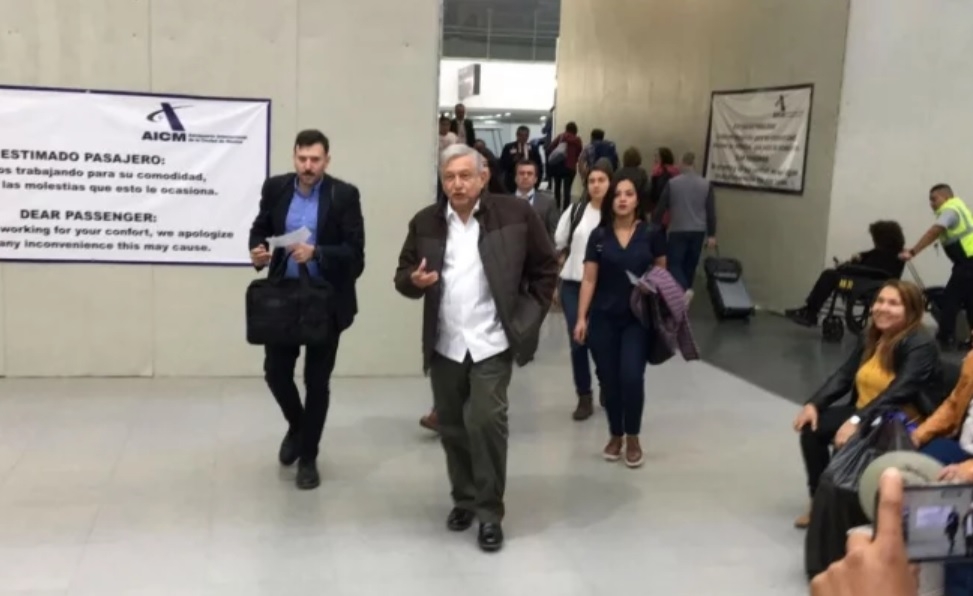 Piloto pide AMLO aeropuerto en Texcoco