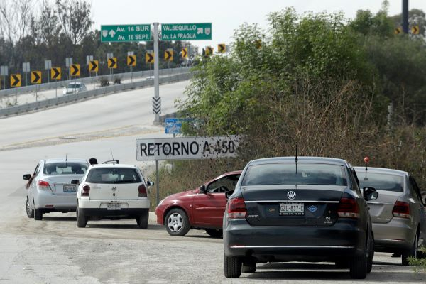 Choferes de taxis y grúas pirata recibirán hasta 10 años de prisión en Puebla
