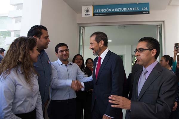 BUAP: Esparza Ortiz dialoga con estudiantes de la Facultad de Administración