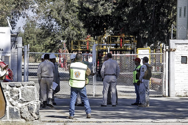 Suspenden clases en dos juntas auxiliares de Texmelucan por intenso olor a gas