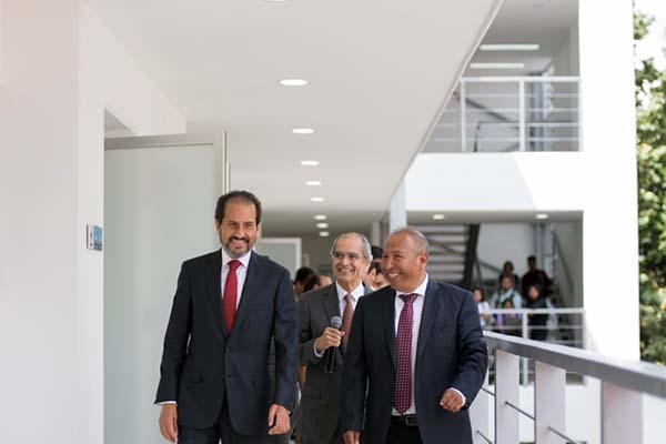 BUAP: Esparza Ortiz inauguró multiaulas y sala de maestros en la Facultad de Lenguas