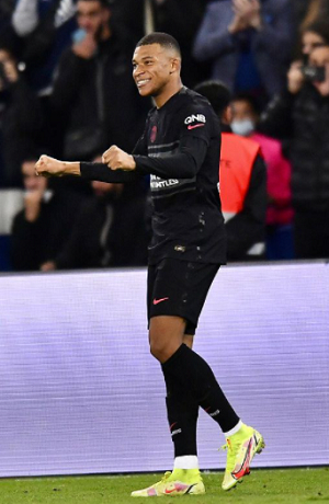 PSG derrota 2-1 al Angers en el reinicio de la liga francesa