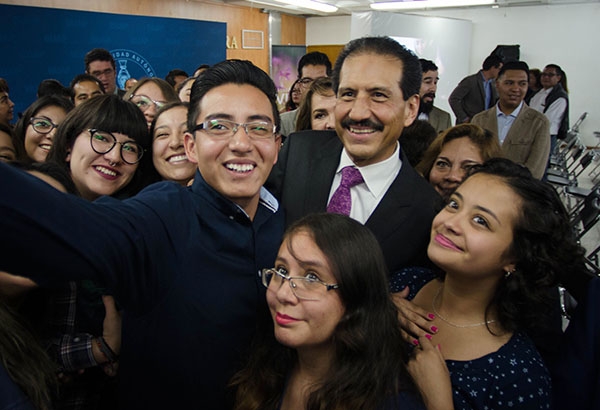 Rector de la BUAP acude a informe de Facultad de Arquitectura