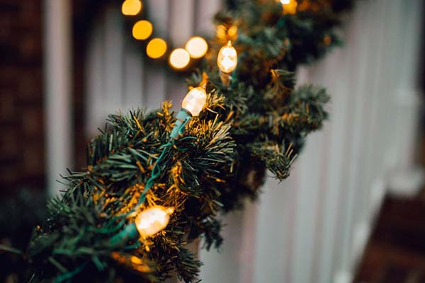 Sigue estas recomendaciones de seguridad para adornos navideños