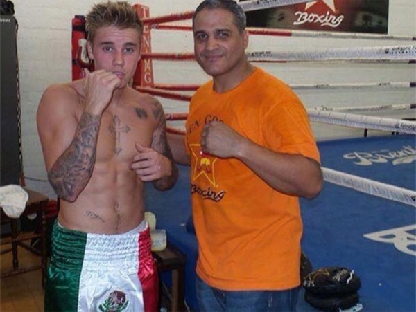 Justin Bieber se pone calzoncillo de México para entrenar box