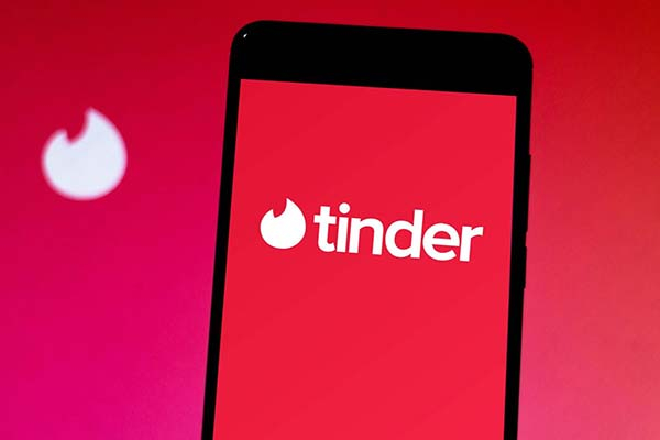 Tinder te permitirá consultar los antecedentes penales de tu ‘match’