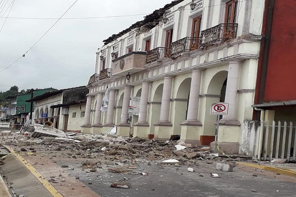 FOTOS: Se desploma techo de la alcaldía de Hueyapan, Puebla