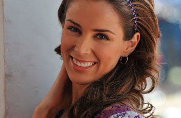 Jacqueline Bracamontes dio a luz a Carolina, su segunda hija