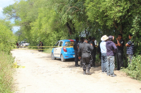 Taxista fue asesinado a balazos en Chilac, su acompañante fue herido