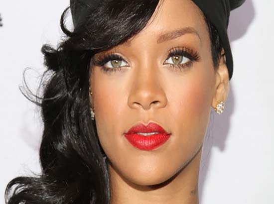 FOTOS: Rihanna, también filtran sus fotos desnuda