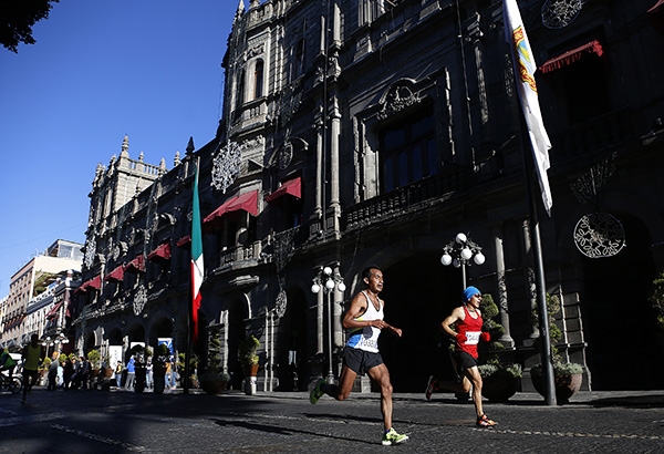 Más de 30 mil corredores participaron en el Maratón Internacional de Puebla 2017