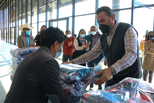 Inicia campaña de donación “Un invierno sin frío” en Ciudad Modelo