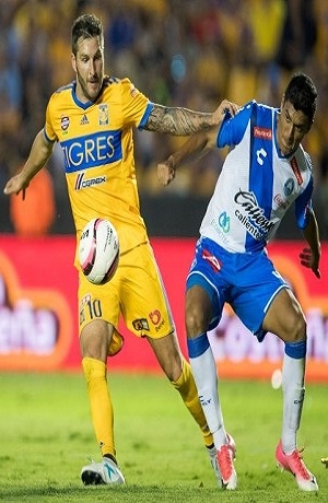 Club Puebla visita a Tigres en El Volcán