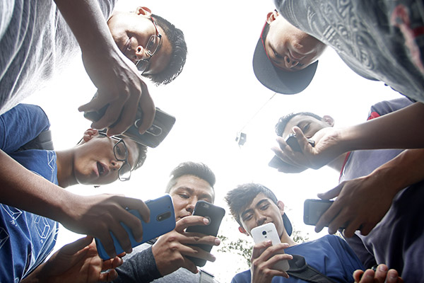 El 47% de los poblanos no puede costear un teléfono celular