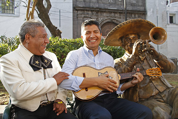 Eduardo Rivera también quiere imponer parquímetros en Barrio de Santiago y Huexotitla