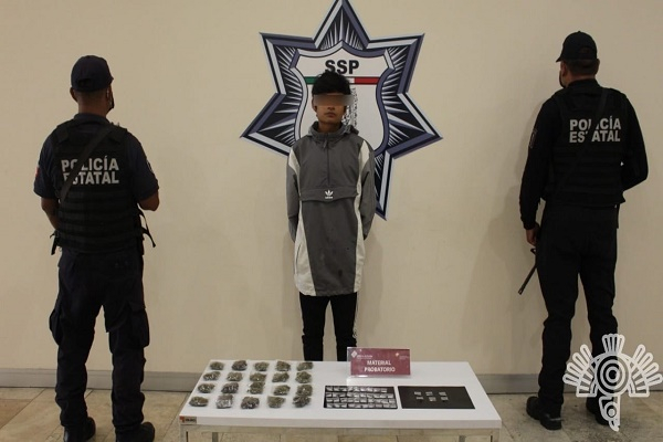 Vendedor de droga con más de 50 dosis fue capturado en Xilotzingo
