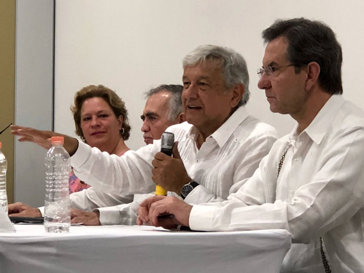 Entre PAN y PRI, “un pleito de mafia”, dice AMLO