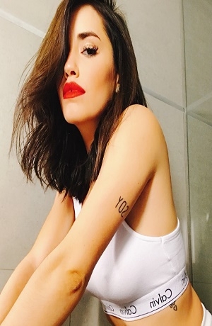 Lali Espósito presume sesión en la playa