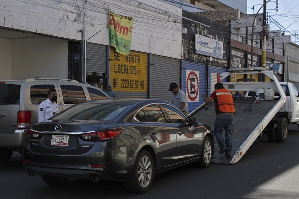 Multa de hasta 2 mil 800 pesos y corralón por violar el Hoy no Circula en Puebla
