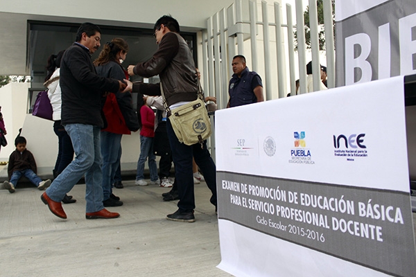 Maestros de Oaxaca fueron evaluados en Puebla por la SEP