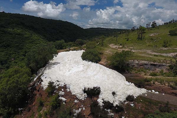 Agua de Puebla niega ser causante de la nube de espuma tóxica