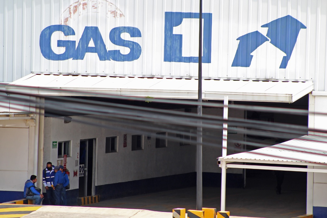 Clausuran Gas Uno en Cuautlancingo por riesgo en los cilindros