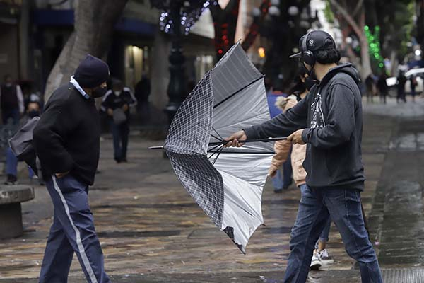 Ayuntamiento de Puebla emite recomendaciones ante temporada de lluvias