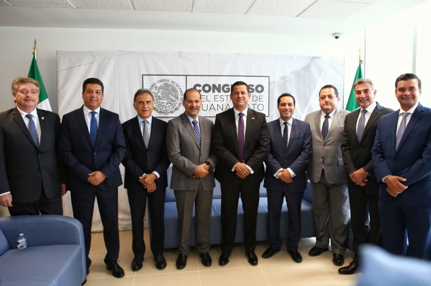 Tony Gali asiste a toma de protesta de gobernador de Guanajuato