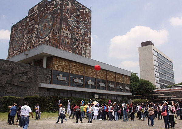 Paro de 48 horas en la UNAM en apoyo a normalistas desaparecidos