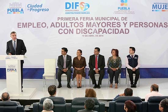 Puebla: Ofertan 287 empleos para adultos mayores y personas con discapacidad