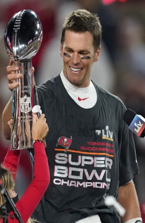 Tom Brady firmó un año más con Tampa Bay y rebajó en 19mdd su sueldo