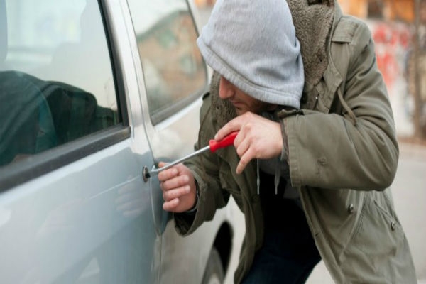 Aumenta mercado de autopartes robadas en México