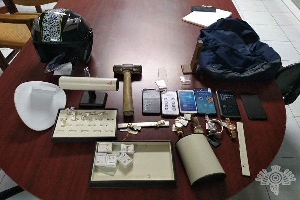 Detienen a payaso ladrón que participó en atraco a Coppel en Puebla