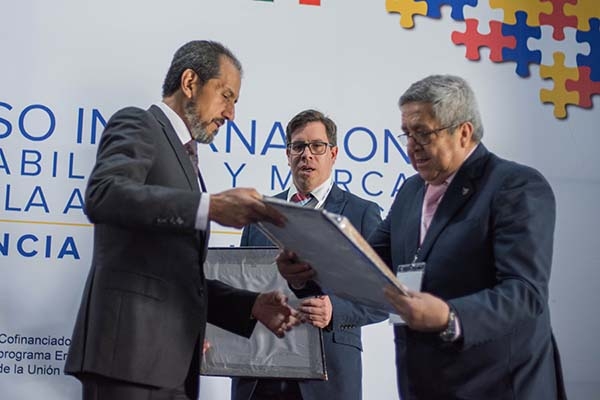 Proyecto Emple-AP contribuye al mejoramiento de la empleabilidad de egresados BUAP: Alfonso Esparza